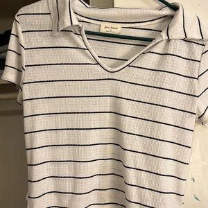 White and black shirt, size XL